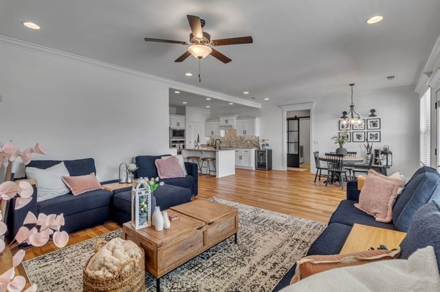 1724 Day Flower Dr, Murfreesboro, TN 37130