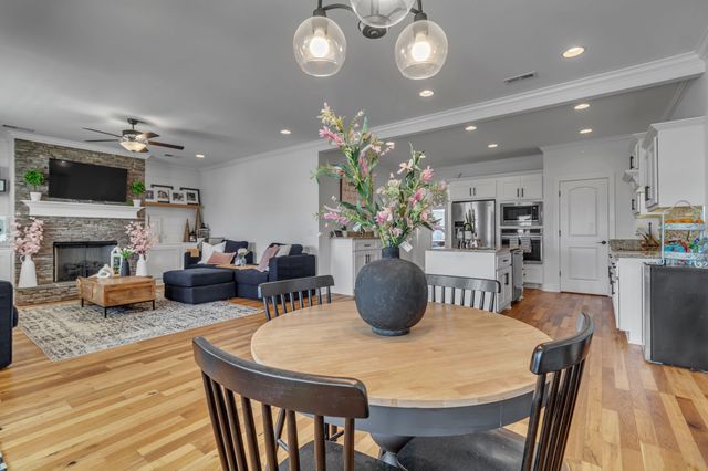 1724 Day Flower Dr, Murfreesboro, TN 37130