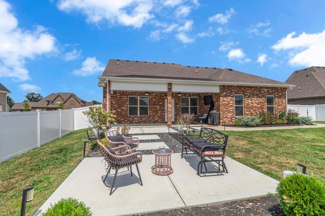 1724 Day Flower Dr, Murfreesboro, TN 37130