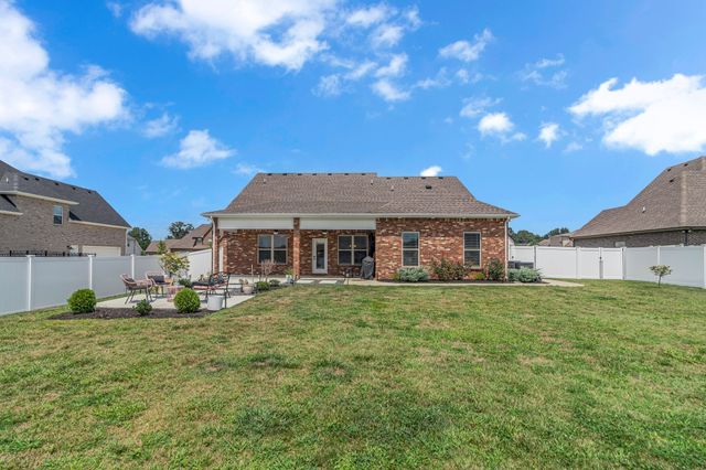 1724 Day Flower Dr, Murfreesboro, TN 37130