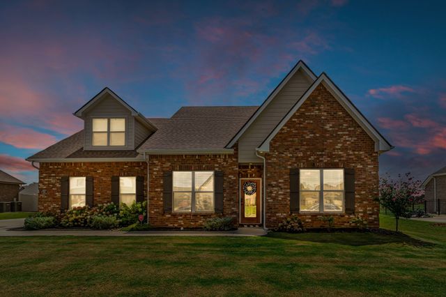 1724 Day Flower Dr, Murfreesboro, TN 37130