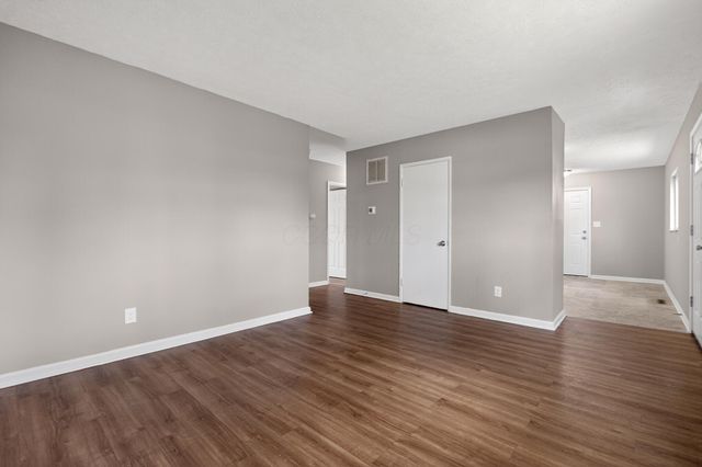 1519 Grovewood Drive, Columbus, OH 43207