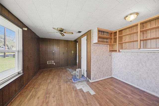 1101 S Masonic, Bellville, TX 77418