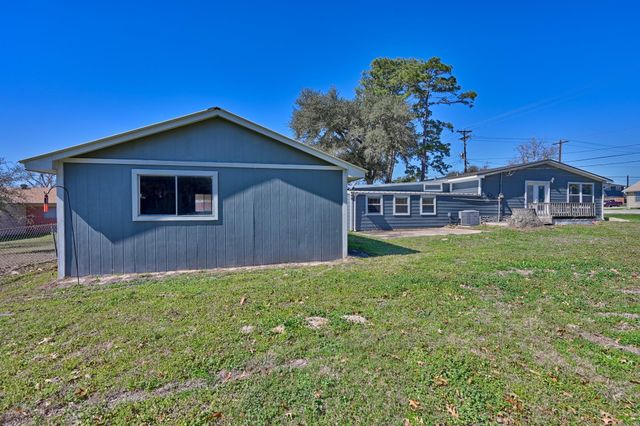 1101 S Masonic, Bellville, TX 77418