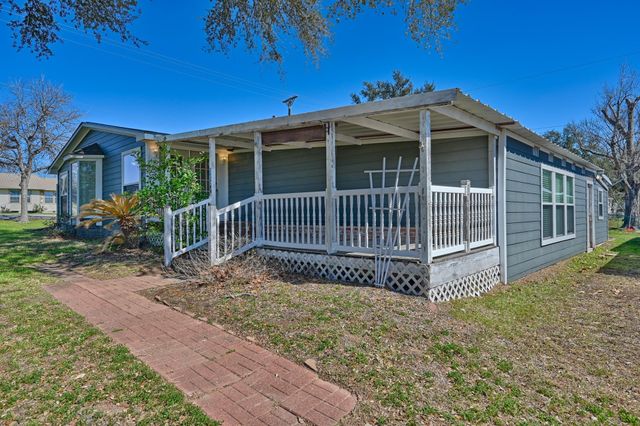 1101 S Masonic, Bellville, TX 77418