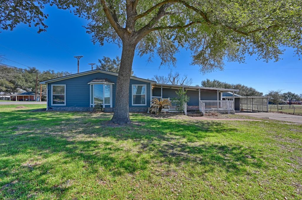 1101 S Masonic, Bellville, TX 77418