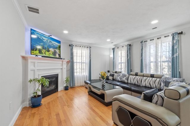 1400 Gorham St 41, Lowell, MA 01852