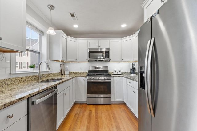 1400 Gorham St 41, Lowell, MA 01852