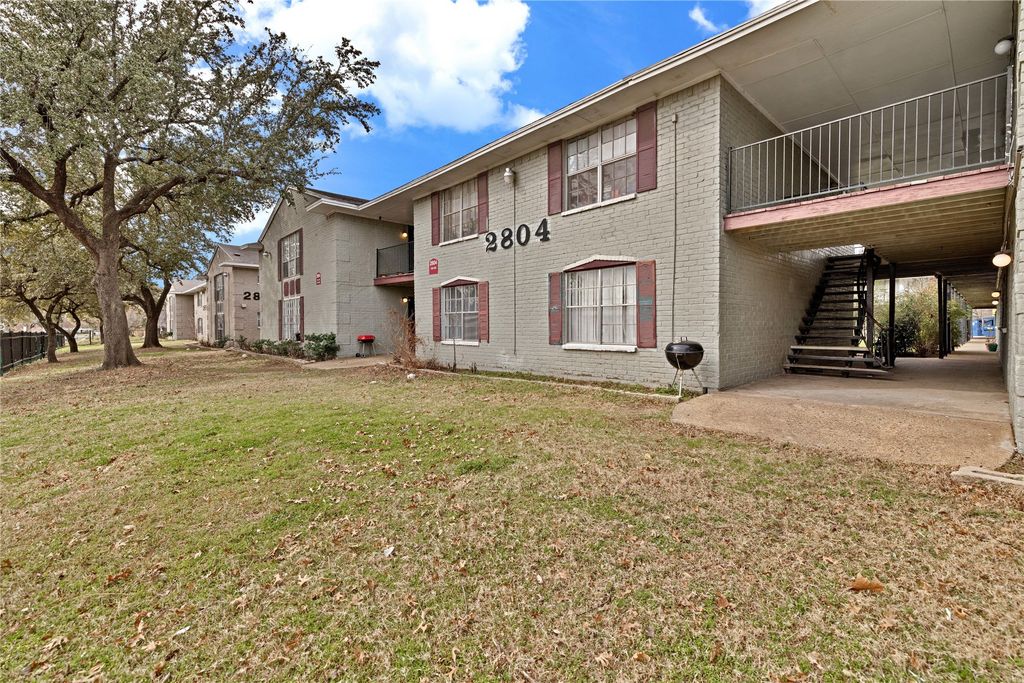 2800 W Pioneer Drive, Irving, TX 75061