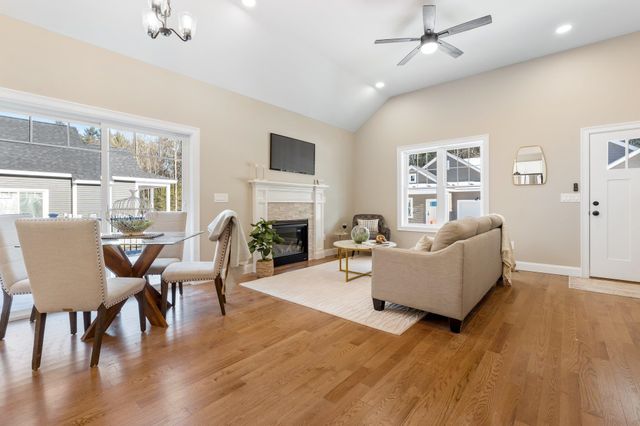 3B Debbie Lane, Amherst, NH 03031