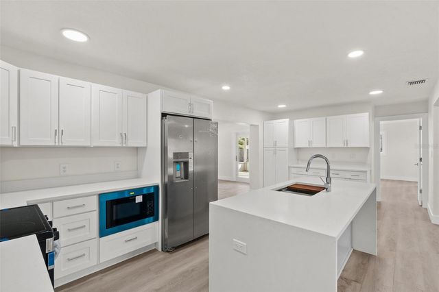 2352 LORENA LANE, Clearwater, FL 33765