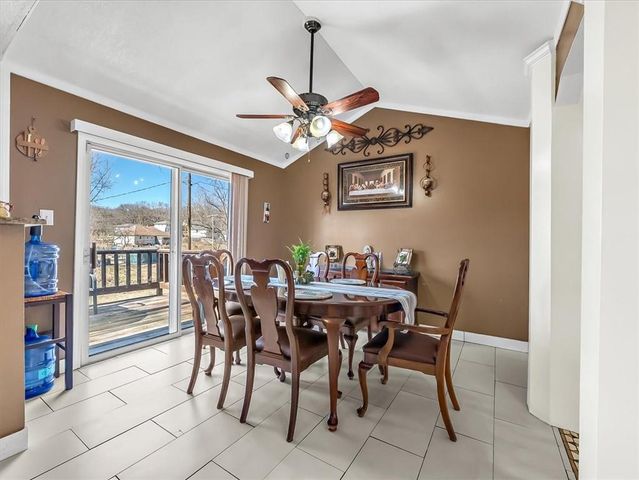 702 Lakewood Road, Bonner Springs, KS 66012