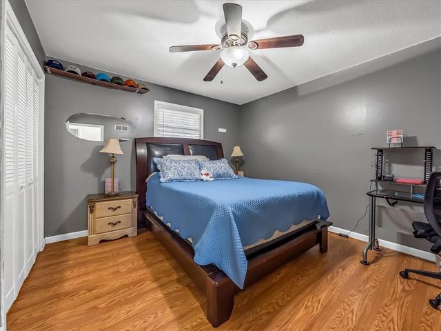 702 Lakewood Road, Bonner Springs, KS 66012