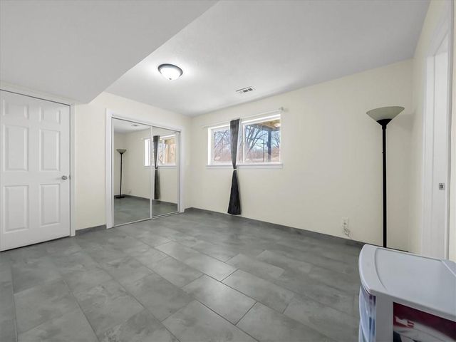 702 Lakewood Road, Bonner Springs, KS 66012