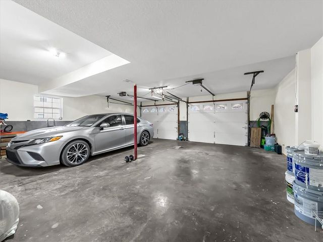 702 Lakewood Road, Bonner Springs, KS 66012