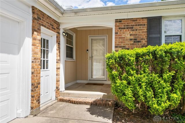 2196 Red Rock Drive, Beavercreek, OH 45431