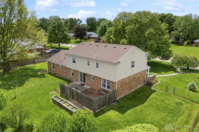 2196 Red Rock Drive, Beavercreek, OH 45431