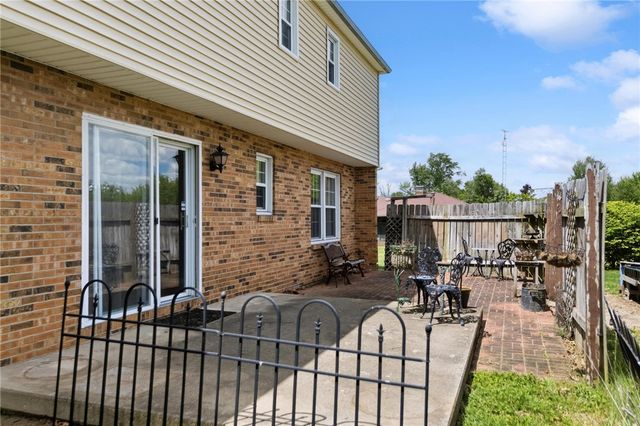 2196 Red Rock Drive, Beavercreek, OH 45431