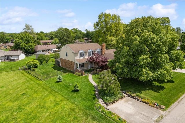 2196 Red Rock Drive, Beavercreek, OH 45431
