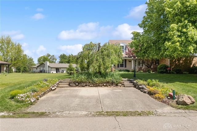 2196 Red Rock Drive, Beavercreek, OH 45431
