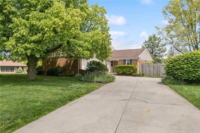2196 Red Rock Drive, Beavercreek, OH 45431