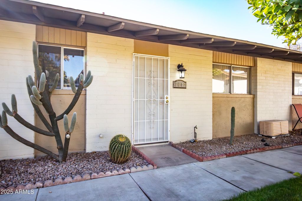 6721 E MCDOWELL Road G304, Scottsdale, AZ 85257