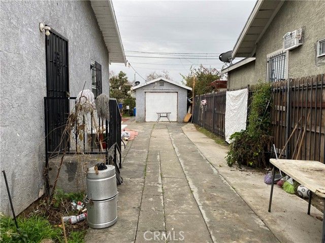 528 W 107th, Los Angeles, CA 90044