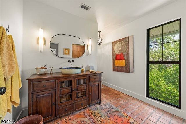 6062 Dinkins Lake RD, Sanibel, FL 33957
