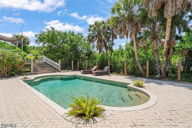 6062 Dinkins Lake RD, Sanibel, FL 33957