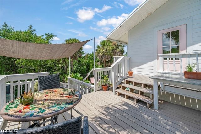 6062 Dinkins Lake RD, Sanibel, FL 33957