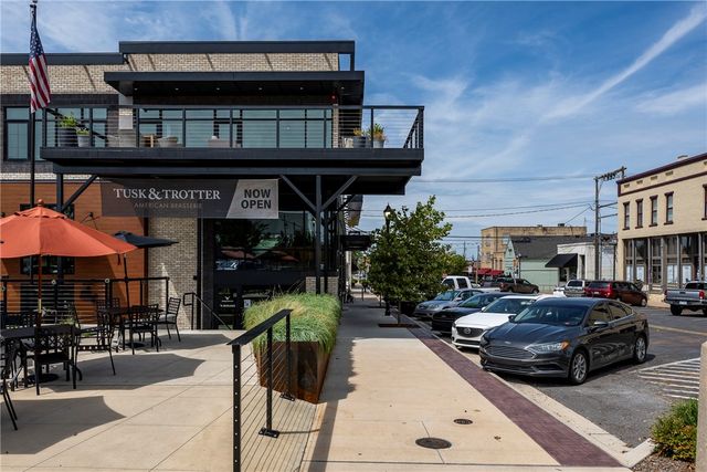 216 E Poplar Street, Rogers, AR 72756