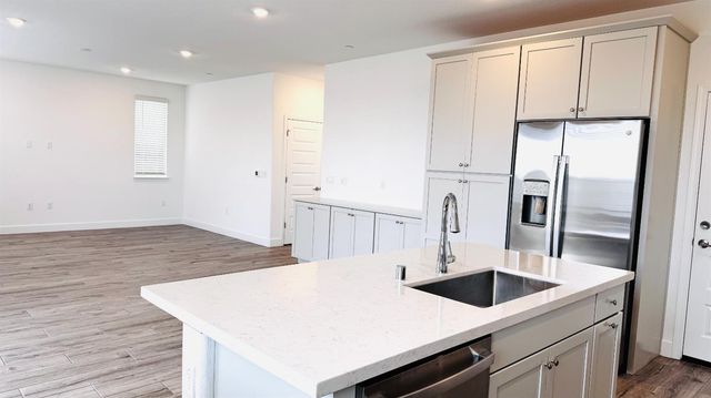 201 Twilight Peak Ct, Roseville, CA 95747