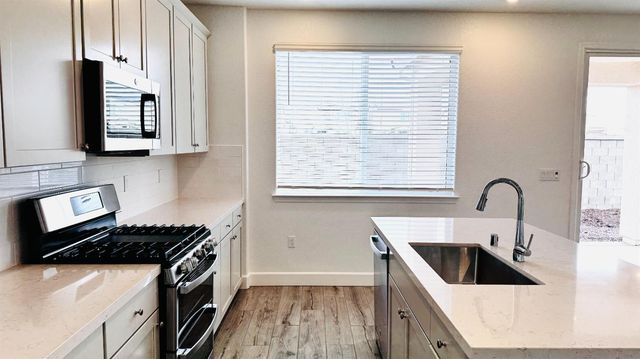 201 Twilight Peak Ct, Roseville, CA 95747