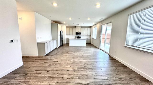 201 Twilight Peak Ct, Roseville, CA 95747