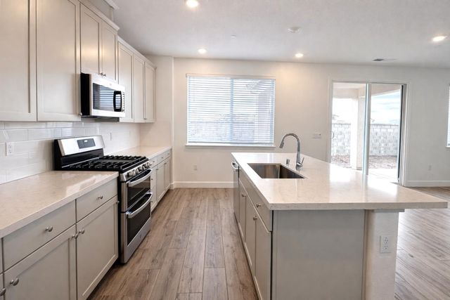 201 Twilight Peak Ct, Roseville, CA 95747