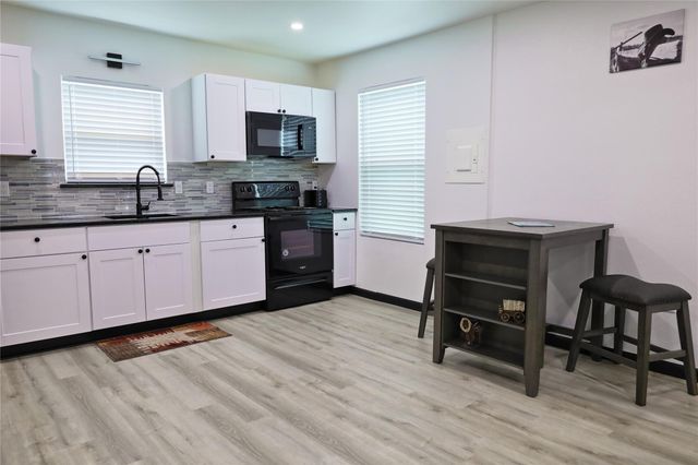 4402 Zelsky Road, Freeport, TX 77541