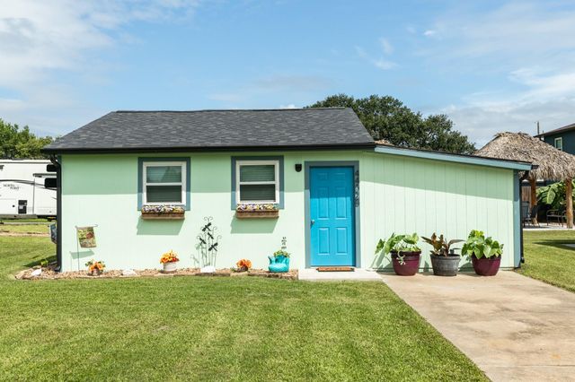 4402 Zelsky Road, Freeport, TX 77541