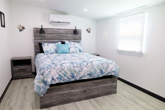 4402 Zelsky Road, Freeport, TX 77541