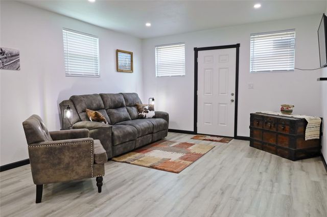 4402 Zelsky Road, Freeport, TX 77541