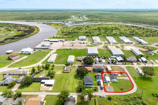 4402 Zelsky Road, Freeport, TX 77541