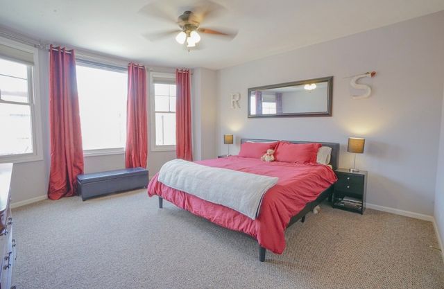 155 Festival Court, Elgin, IL 60120