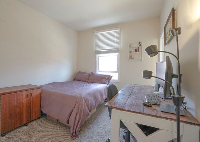 155 Festival Court, Elgin, IL 60120
