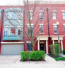 155 Festival Court, Elgin, IL 60120