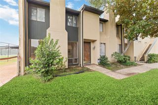 1116 Bering Drive 13, Houston, TX 77057