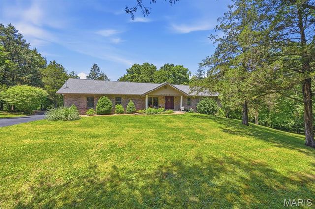 3939 Burgio Lane, Hillsboro, MO 63050
