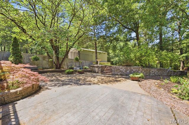 3939 Burgio Lane, Hillsboro, MO 63050