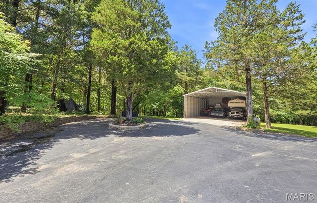 3939 Burgio Lane, Hillsboro, MO 63050