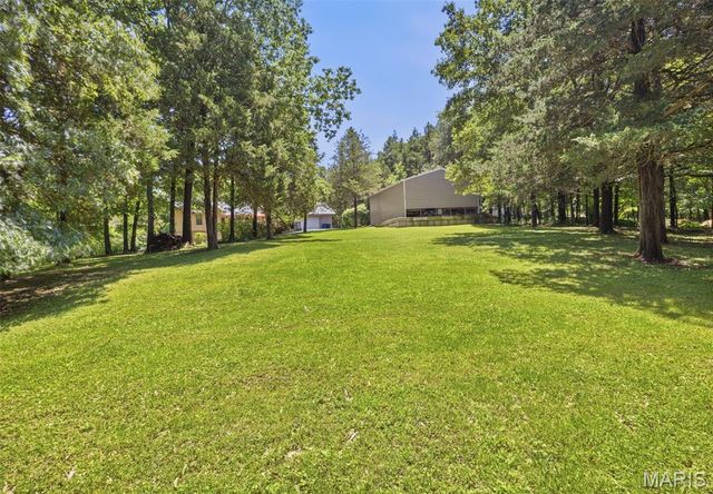 3939 Burgio Lane, Hillsboro, MO 63050