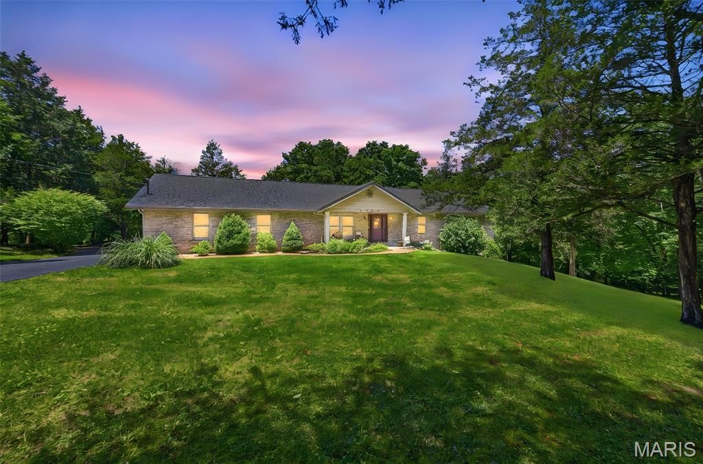 3939 Burgio Lane, Hillsboro, MO 63050