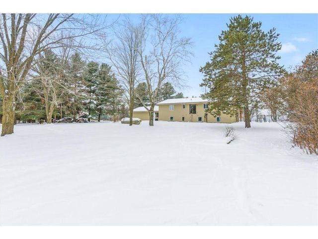 1735 Highway 63, New Richmond, WI 54017